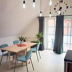 Grosses Offenes Loft Oder Kleine Gemuetliche Mit Oder Ohne Balkon *