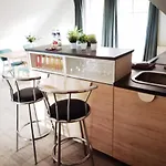 Grosses Offenes Loft Oder Kleine Gemuetliche Wohnung Mit Oder Ohne Balkon 아파트 *