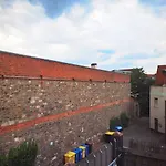 Grosses Offenes Loft Oder Kleine Gemuetliche Mit Oder Ohne Balkon *