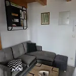 Grosses Offenes Loft Oder Kleine Gemuetliche Wohnung Mit Oder Ohne Balkon 아파트