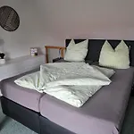 Grosses Offenes Loft Oder Kleine Gemuetliche Wohnung Mit Oder Ohne Balkon 아파트 *