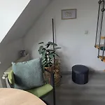Grosses Offenes Loft Oder Kleine Gemuetliche Wohnung Mit Oder Ohne Balkon 아파트 *