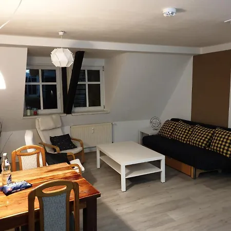 Großes Offenes Loft Oder Kleine Gemütliche Mit Balkon