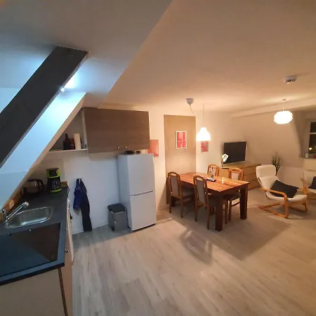 Grosses Offenes Loft Oder Kleine Gemuetliche Mit Balkon Apartment Wolmirstedt