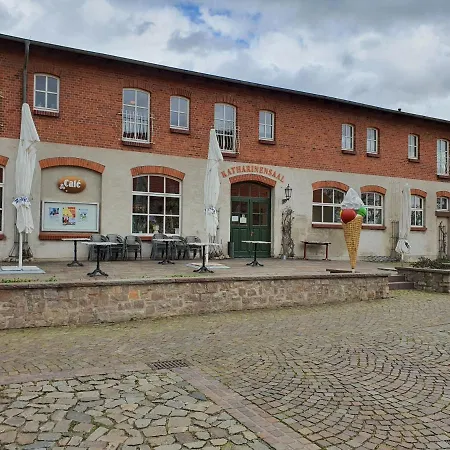 Grosses Offenes Loft Oder Kleine Gemuetliche Mit Balkon *