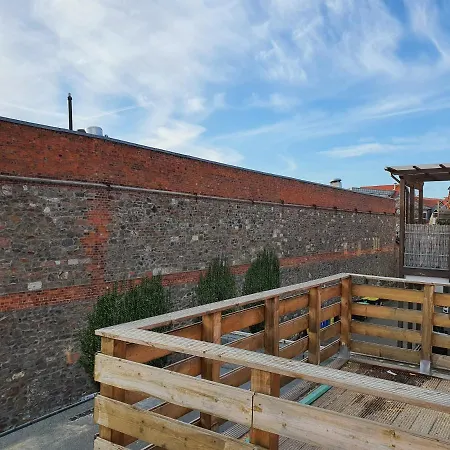 Apartment Grosses Offenes Loft Oder Kleine Gemuetliche Mit Balkon