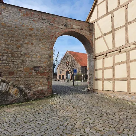 Apartment Grosses Offenes Loft Oder Kleine Gemuetliche Mit Balkon