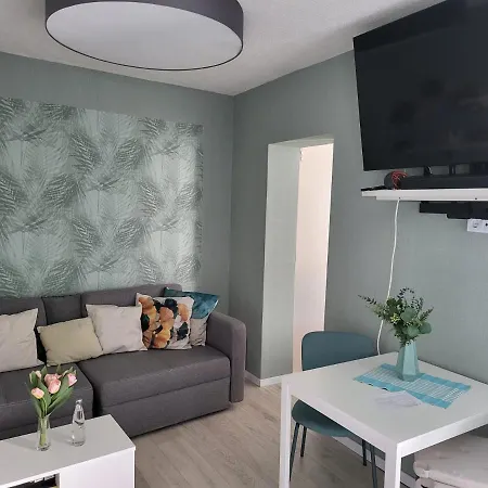 Apartament Grosses Offenes Loft Oder Kleine Gemuetliche Mit Balkon *