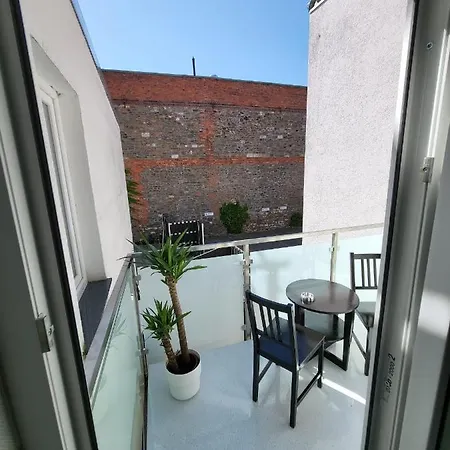 Appartement Grosses Offenes Loft Oder Kleine Gemuetliche Mit Balkon *