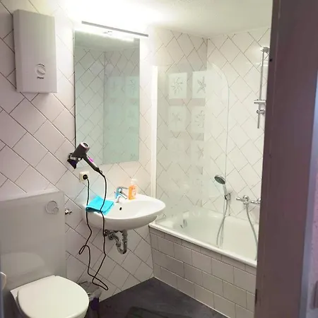 Grosses Offenes Loft Oder Kleine Gemuetliche Mit Balkon *