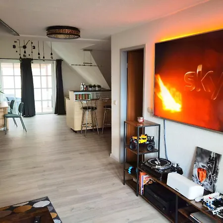 Großes Offenes Loft Oder Kleine Gemütliche Mit Balkon