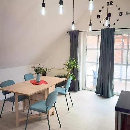Grosses Offenes Loft Oder Kleine Gemuetliche Mit Balkon *