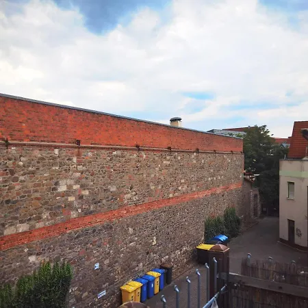 Grosses Offenes Loft Oder Kleine Gemuetliche Mit Balkon *