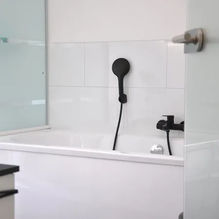 Grosses Offenes Loft Oder Kleine Gemuetliche Mit Balkon Apartament