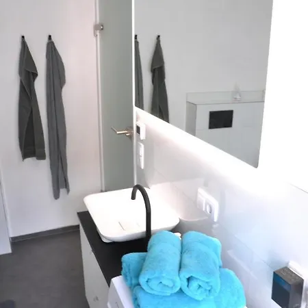 Grosses Offenes Loft Oder Kleine Gemuetliche Mit Balkon