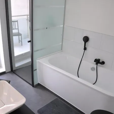 Grosses Offenes Loft Oder Kleine Gemuetliche Mit Oder Ohne Balkon *