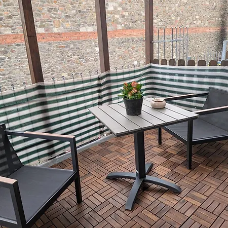 Grosses Offenes Loft Oder Kleine Gemuetliche Wohnung Mit Oder Ohne Balkon 아파트