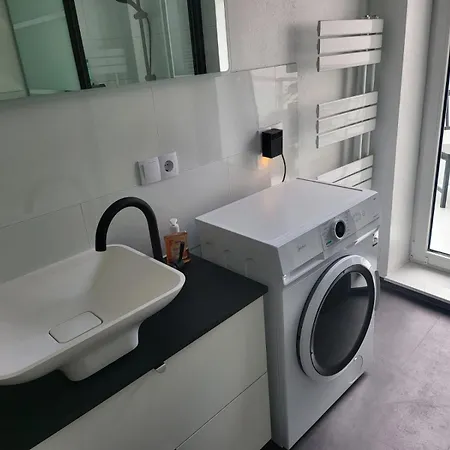 Grosses Offenes Loft Oder Kleine Gemuetliche Mit Oder Ohne Balkon Διαμέρισμα *