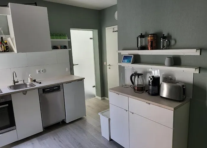 Grosses Offenes Loft Oder Kleine Gemuetliche Mit Balkon Lejlighed *