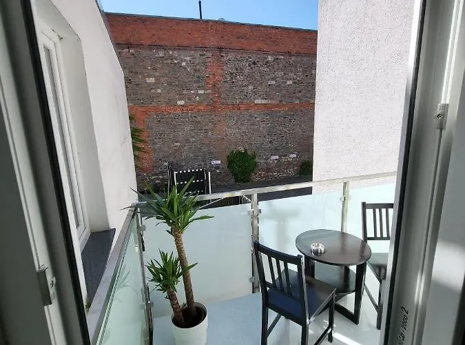 Lägenhet Grosses Offenes Loft Oder Kleine Gemuetliche Mit Balkon *