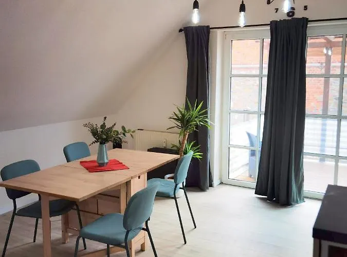 Grosses Offenes Loft Oder Kleine Gemuetliche Mit Balkon