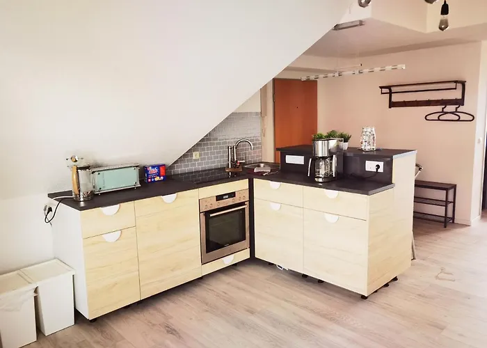 Grosses Offenes Loft Oder Kleine Gemuetliche Mit Balkon Lejlighed *