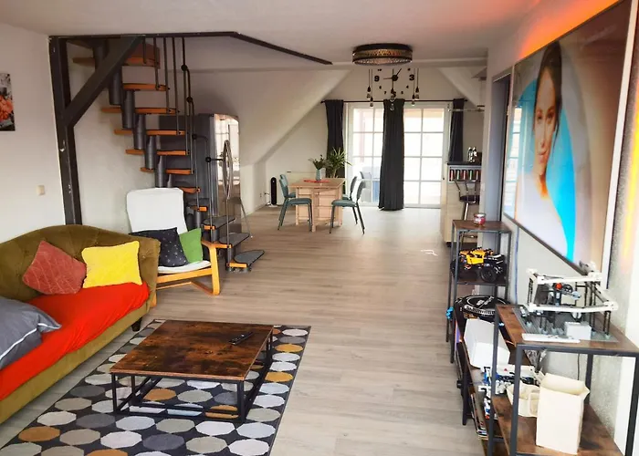 Grosses Offenes Loft Oder Kleine Gemuetliche Wohnung Mit Oder Ohne Balkon