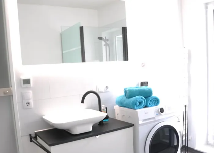 Grosses Offenes Loft Oder Kleine Gemuetliche Mit Balkon Lägenhet Wolmirstedt