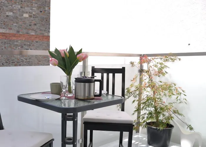 Grosses Offenes Loft Oder Kleine Gemuetliche Mit Balkon Lägenhet Wolmirstedt