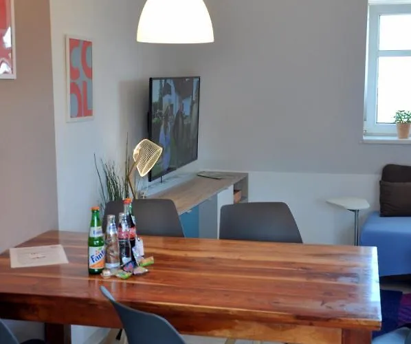 Grosses Offenes Loft Oder Kleine Gemuetliche Wohnung Mit Oder Ohne Balkon アパート Wolmirstedt