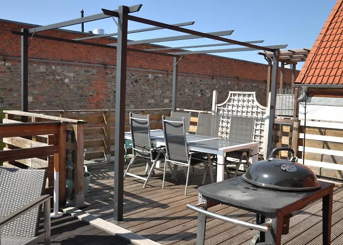 Grosses Offenes Loft Oder Kleine Gemuetliche Mit Balkon Lägenhet Wolmirstedt